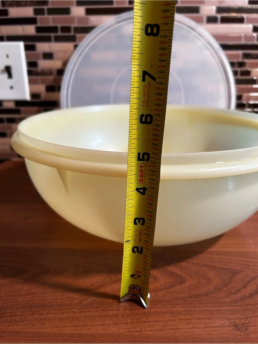 Vintage Tupperware Fix n Mix 26 Cup Pale Yellow Mixing Bowl with Lid